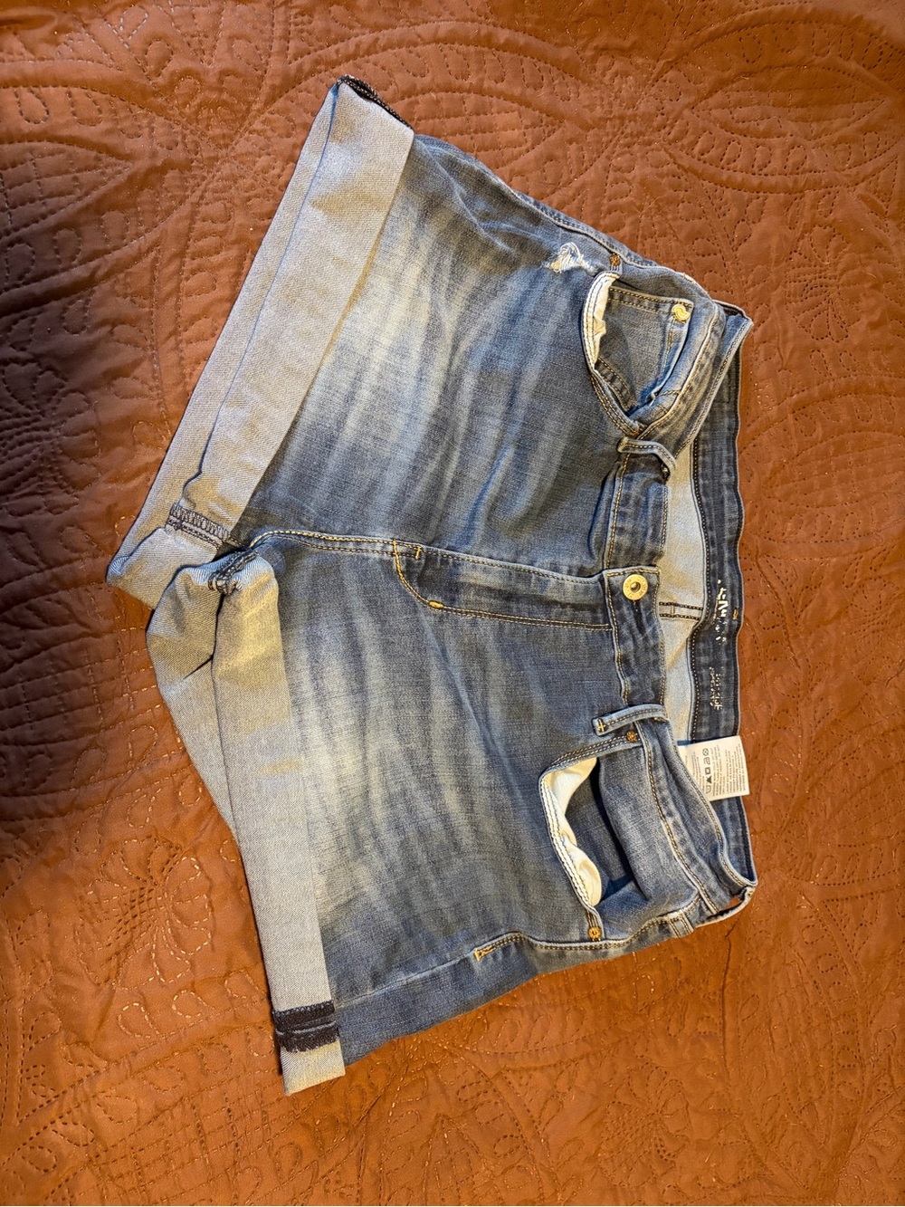 Denizen from Levi's Faded Blue Rolled-Hem Denim Shorts